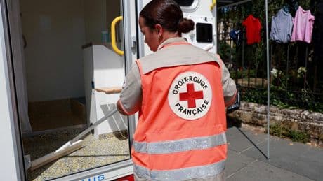 Daklozen in Bordeaux gaan gebukt onder temperaturen van 40 graden. ‘Het gaat meestal over kou, maar een hittegolf is net zo gevaarlijk’