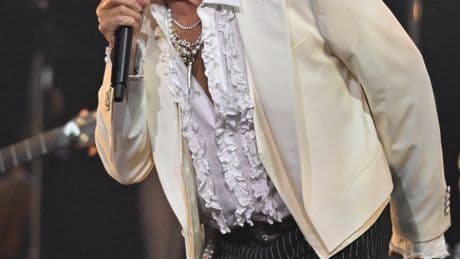Rod Stewart abruptly postpones Las Vegas show hours before kickoff