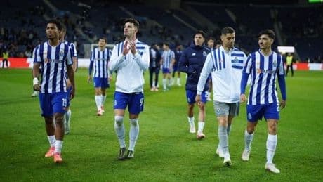 Porto, sahasında üç puanı üç golle aldı!