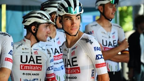 El ciclismo del siglo XXI arranca a los corredores de sus raíces