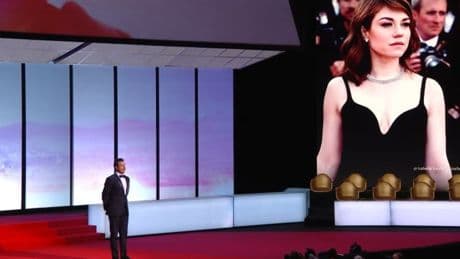 DIRECT. Cannes 2025: Laurent Lafitte dédie la cérémonie d'ouverture à Émilie Dequenne