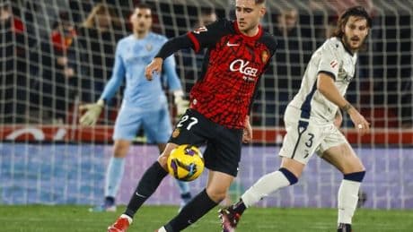 El Athletic ficha a Robert Navarro hasta 2030