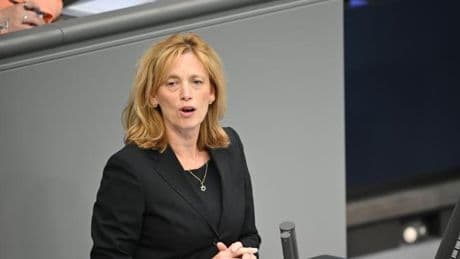 Pflegegeld als Lohnersatz – Familienministerin Prien will neue Sozialleistung einführen