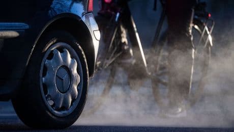 Alt, schmutzig, laut - Wo Deutschlands Autos am dreckigsten sind