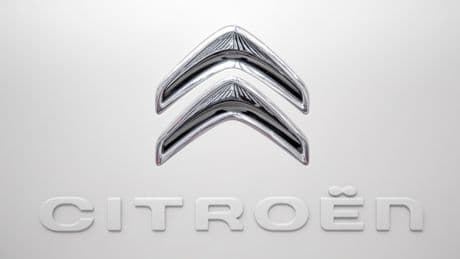 Ce n’est pas une blague : des ralentisseurs avec le logo Citroën font leur apparition sur les routes