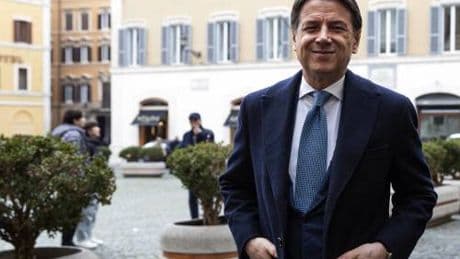 La figuraccia di Conte con il cellulare