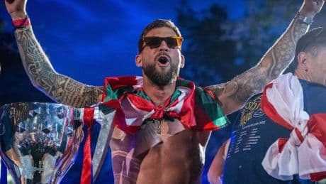 La aparatosa caída de Iñigo Martínez en la celebración del título de liga del Barça