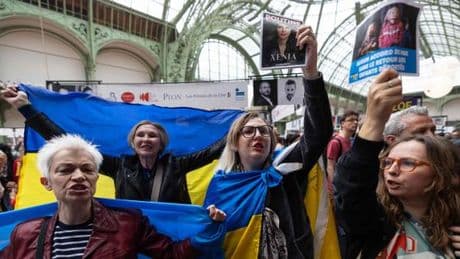 Xenia Fedorova, l’ancienne patronne de RT France, prise à partie au Festival du livre de Paris