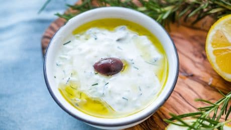 Geheimtipp einer griechischen Mutter: So wird Tzatziki unvergleichlich gut