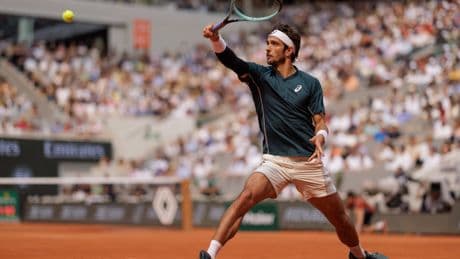 Lorenzo Musetti, el chico guapo que busca una final (y algo más)