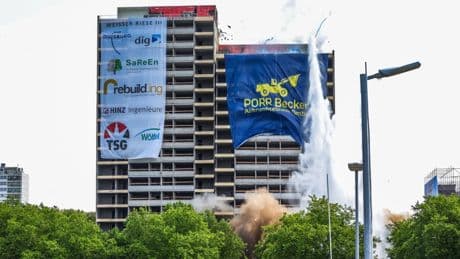 Hochhaus-Ära endet: Dritter „Weißer Riese“ in Duisburg gesprengt