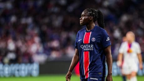 Foot : «A Lyon, il y avait moins de polémique», regrette la joueuse du PSG Mbock