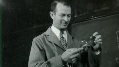 Tres décadas sin Linus Pauling, el científico que consagró su vida a terminar con las guerras