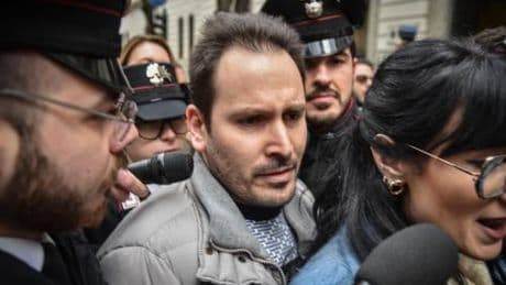 Roberto e Mattia spesso in bici a casa Poggi. Le gemelle Cappa, gli sms e la festa in piscina