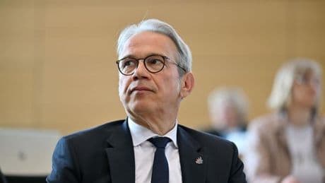 Bürgerlicher Anschein: Innenminister: Rechte versuchen, Vereine zu unterwandern
