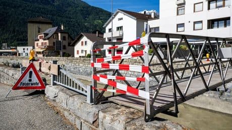 Nach Gletscherabbruch: Fluss Lonza bahnt sich neuen Weg ins Lötschental