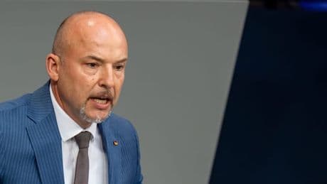 CSU-Landesgruppenchef Hoffmann fordert kompletten Austausch der Richterkandidaten