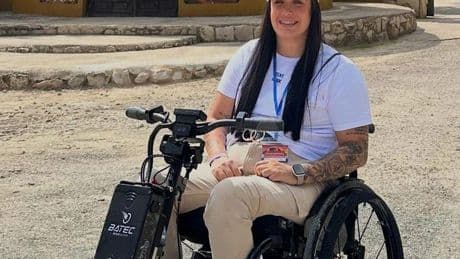 Un empresario costeará el motor que robaron a una joven de su silla de ruedas