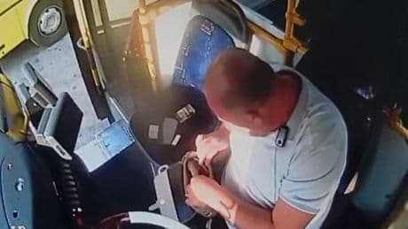 Yolcular buldu, şoföre teslim etti!  Para ve altın dolu çanta sahibine ulaştı