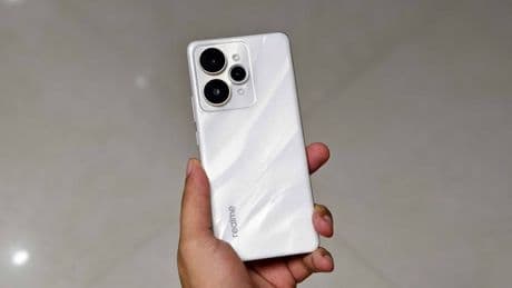 Realme 15 Pro Brings AI Party Tricks And 7,000mAh Battery For Under $400
