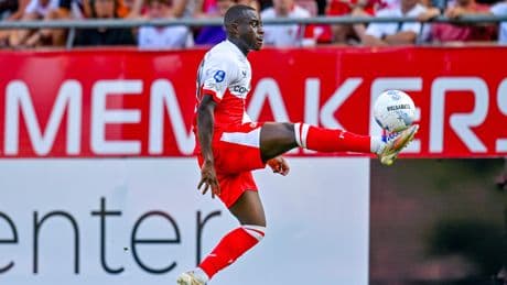 Drama voor FC Utrecht en Yoann Cathline: aanvaller acht tot tien weken eruit, Ron Jans gaat rouleren