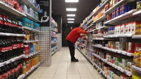 Despedidos por beber una cerveza o comer una croqueta: qué hay detrás de las extinciones laborales desmedidas