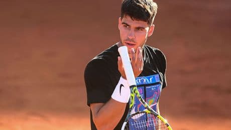Carlos Alcaraz pasa con nota el test ante De Miñaur: gana al australiano antes del debut frente a Lajovic