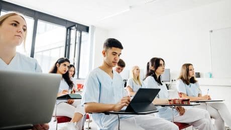 Ex-Google-Manager: Abschlüsse in Jura und Medizin sind bald nur noch Zeitverschwendung
