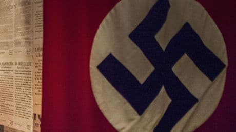 Belgische politicus maakt foto met nazivlag in ondergoed: ’Dit was een grote fout’