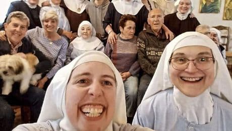 Envenenan en Asturias a los perros de las monjas de Belorado: «Son seres inocentes»