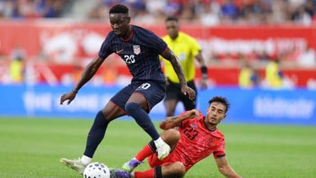Sein WM-Traum lebt - Castrop feiert Südkorea-Premiere