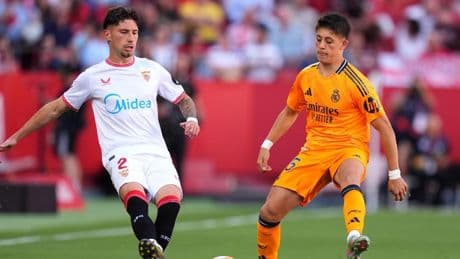 ¡Otra roja para el Sevilla que se queda con nueve jugadores!