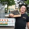 Groenteboer Marco (54) moet weg van de markt want... hij roept te hard: ‘Kan er geen kurk in stoppen’