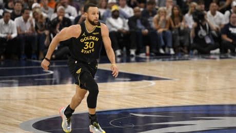 Steph Curry exits Game 1 with hamstring strain in Warriors worry