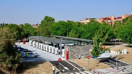 Iberdrola inaugura la electrolinera de carga rápida más grande de Madrid