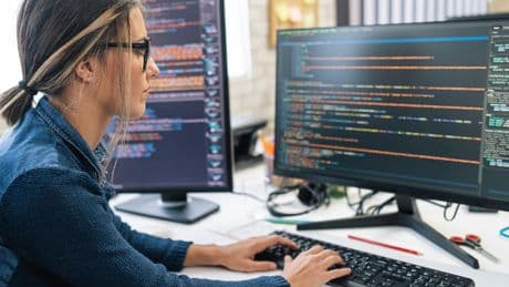 Here are the 8 programming languages to know to land a tech job on Wall Street