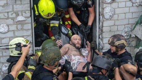 Ukraine devastation as Putin unleashes barrage before Trump-Zelensky talks