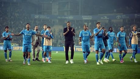 Napoli puan kaybetti ama liderliği kaybetmedi