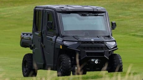 'Golf Force One', el particular buggy de golf blindado que ha usado Donald Trump para jugar durante su gira europea