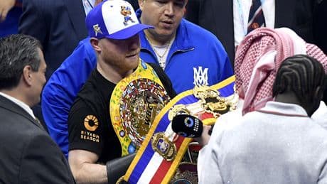 Canelo Álvarez vuelve a ser indiscutido: gana a Scull en un combate con poquísimos golpes