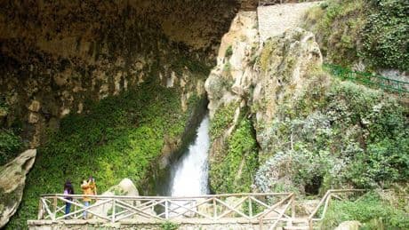 Cascadas dentro de una cueva: un fenómeno natural que se puede descubrir en esta provincia andaluza