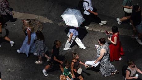 New York : un jeune homme ouvre le feu à Times Square, fait trois blessés et provoque une panique générale