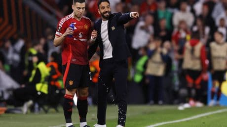 Ligue Europa : «Tout le monde doit réfléchir», martèle Diogo Dalot après la défaite de Manchester United
