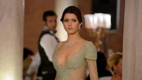 Beren Saat: Şartlar iyileşmeden televizyona dönmeyi düşünmüyorum