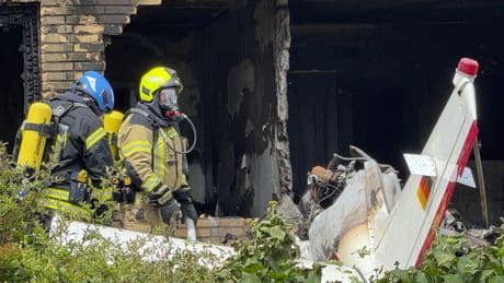 Dos muertos tras estrellarse una avioneta contra la terraza de una casa en Alemania