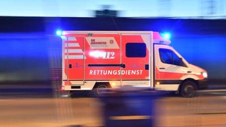 Schwerer Unfall in Hessen - 4 Tote! Auto schleudert 30 Meter in Wald