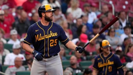 Former Brewers player Darin Ruf sues Reds over injury in Cincinnati that ended his career