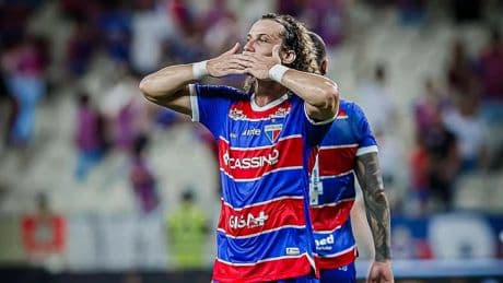 David Luiz'den sürpriz imza!
