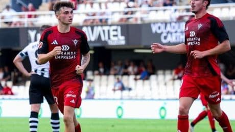 El Mirandés no falla contra el colista, pero no le basta para el ascenso directo