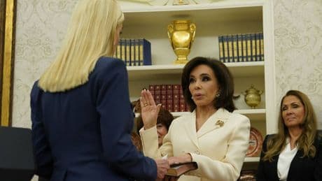 Trump sceglie un altro volto di Fox News: chi è Jeanine Pirro nominata al vertice della giustizia Usa